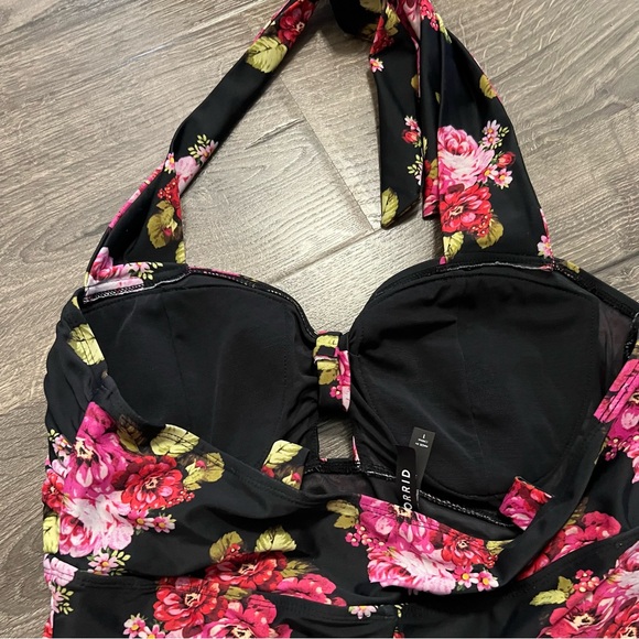 Torrid Women’s Black Floral Tankini Top Size1 (14/16) Wireless Swim Top - Picture 4 of 6